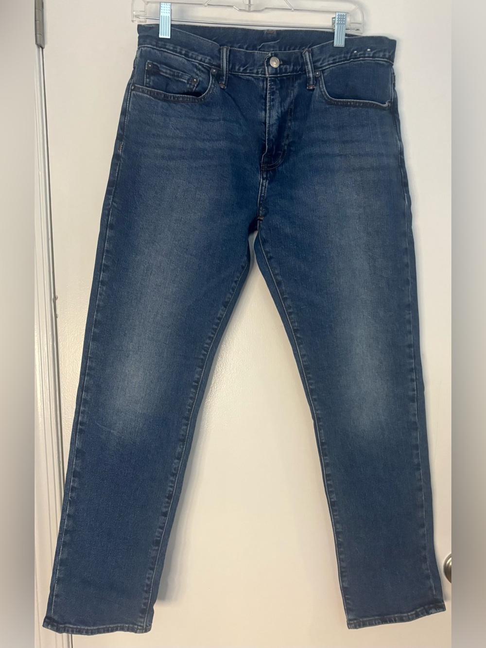 GAP Men's Slim Straight Jeans in Dark Blue Wash
